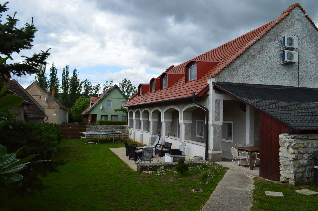 Pecsely House Apartman Luaran gambar